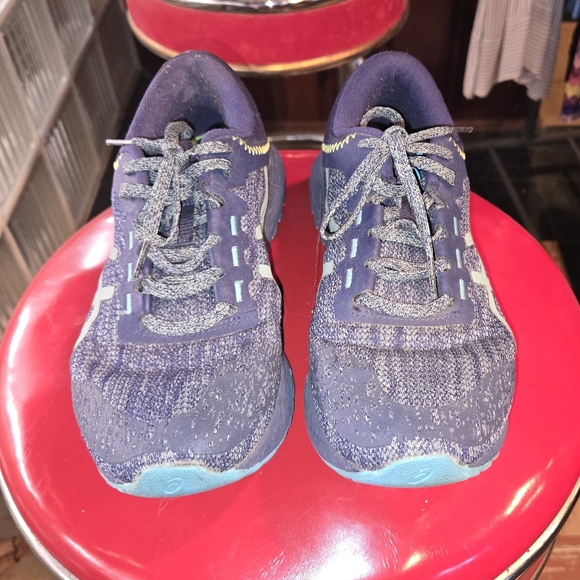 Asics navy blue athletic shoes in a misses size 7 GUC - Picture 1 of 8